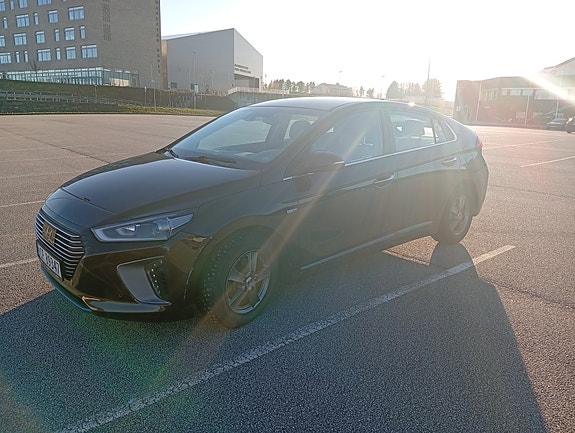 Hyundai IONIQ 3 of 16