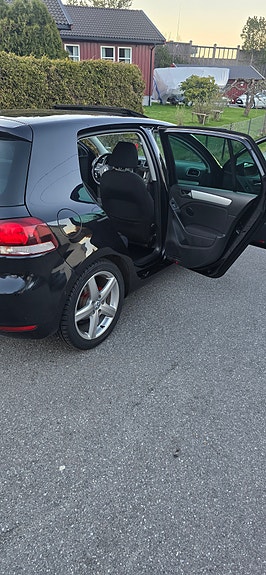 Volkswagen Golf VI 17 of 20