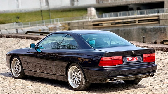 BMW 850i 5 of 5