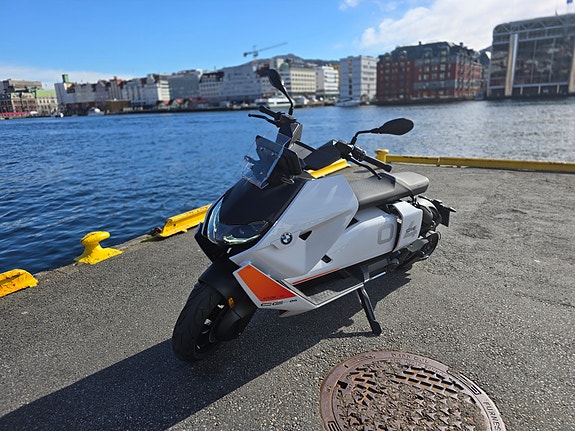 BMW CE 04 3 of 5