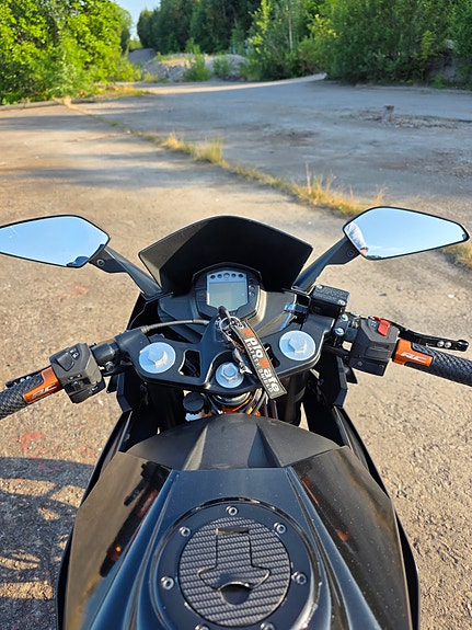 KTM RC 125R 16 of 29