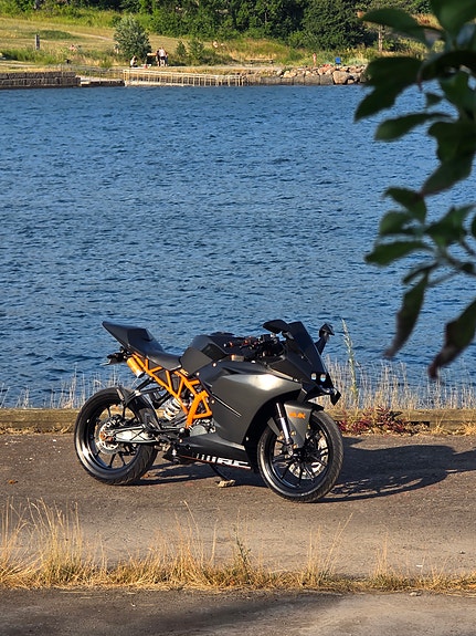 KTM RC 125R 9 of 29
