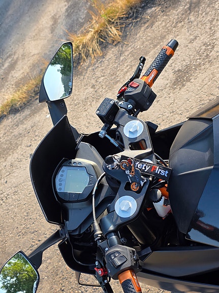 KTM RC 125R 15 of 29