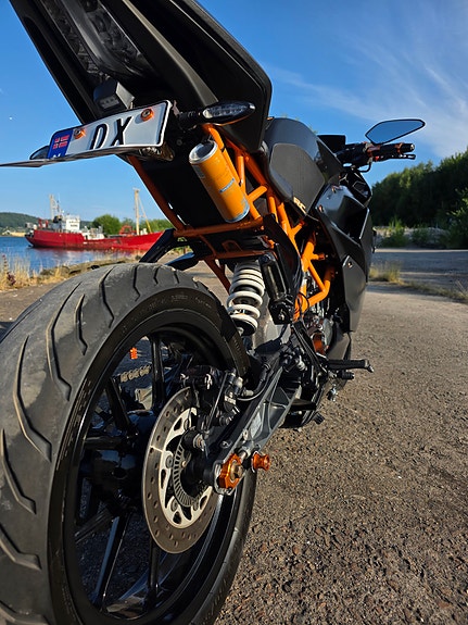 KTM RC 125R 12 of 29