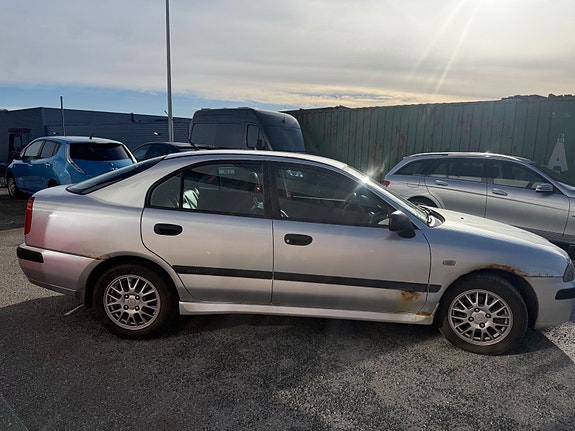 Mitsubishi Carisma 5 of 5