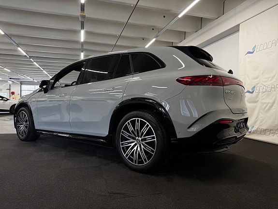 Mercedes-Benz EQS SUV 3 of 5