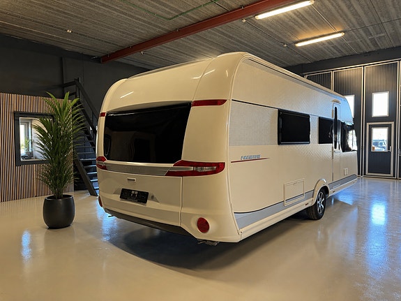 Hobby 560 WLU PREMIUM / STORT BAD / ENKELT SENGER / FUKTTEST