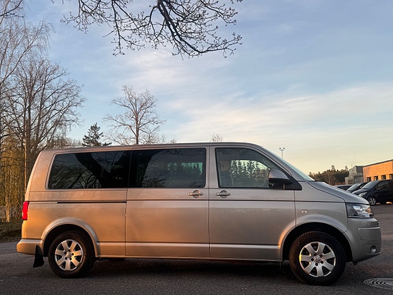 Volkswagen Caravelle 5 of 5