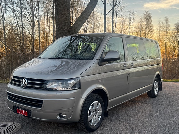 Volkswagen Caravelle 3 of 5