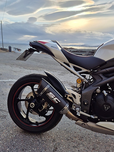 Triumph Speed Triple 1050 RS 3 of 5