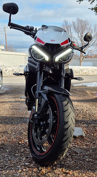 Triumph Speed Triple 1050 RS 2 of 5