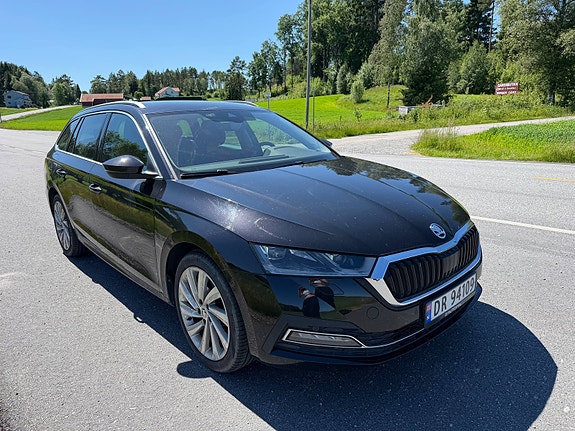 Skoda Octavia 2 of 5