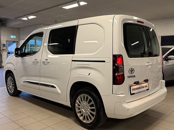 Toyota Proace City 2 of 5