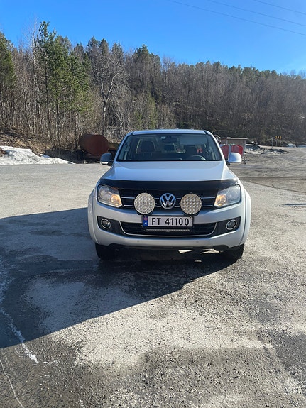Volkswagen Amarok 2 of 5