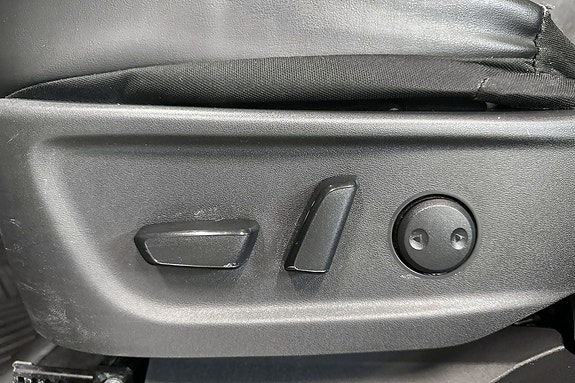 Nissan Ariya 7 of 22