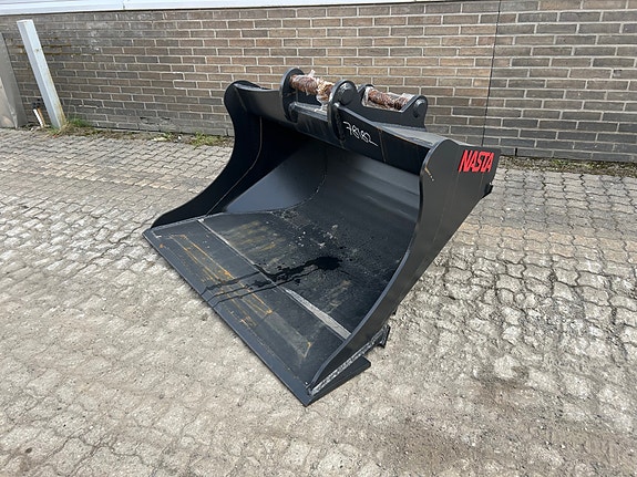 Hitachi Fast pusseskuff 800L 1600mm bredde og S60, med lakkskade