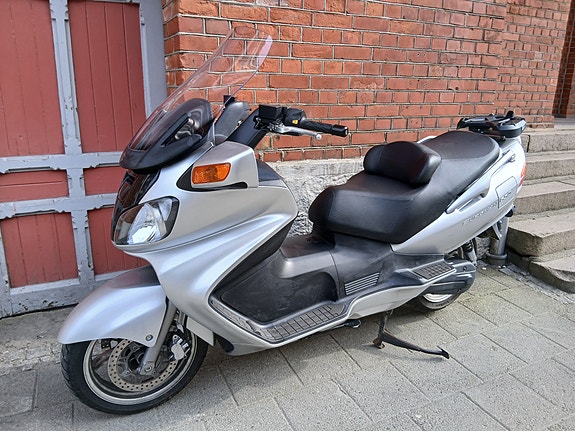 Suzuki AN 650 Burgman 3 of 5