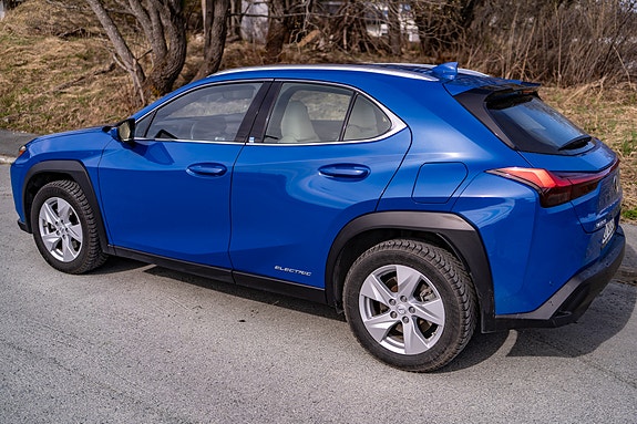 Lexus UX300e 5 of 30