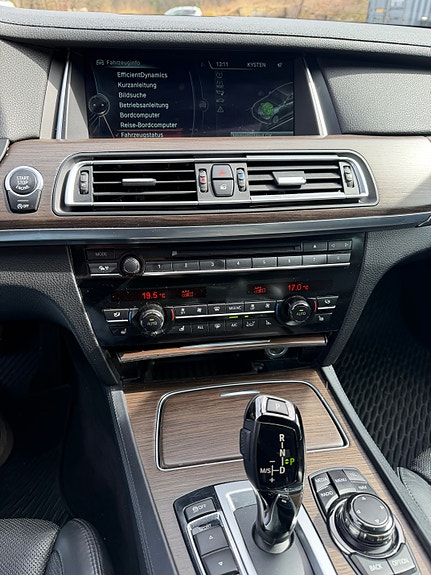 BMW 740d 15 of 23