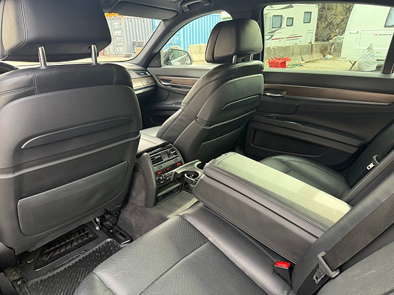 BMW 740d 16 of 23