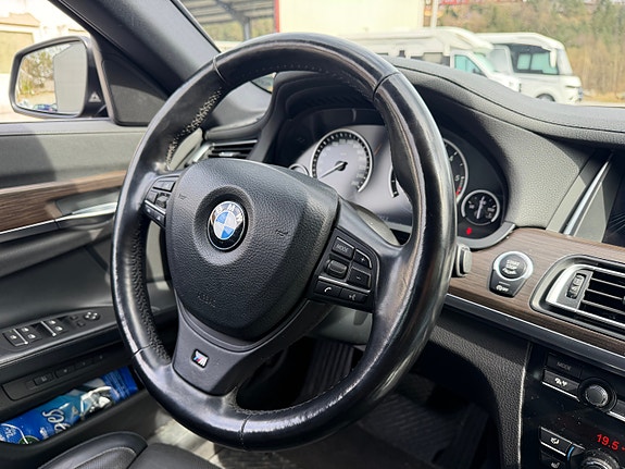 BMW 740d 21 of 23