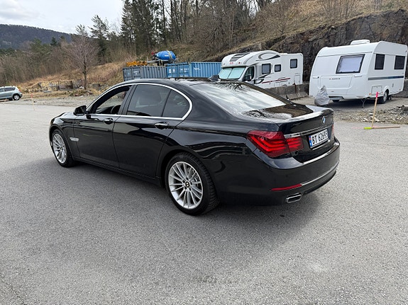 BMW 740d 10 of 23