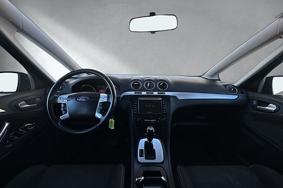 Ford S-MAX 9 of 17
