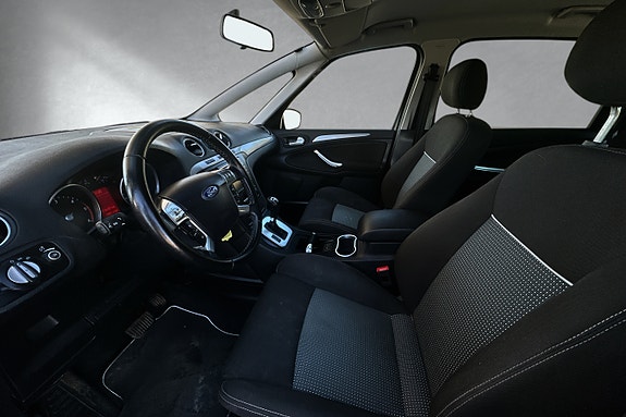 Ford S-MAX 8 of 17