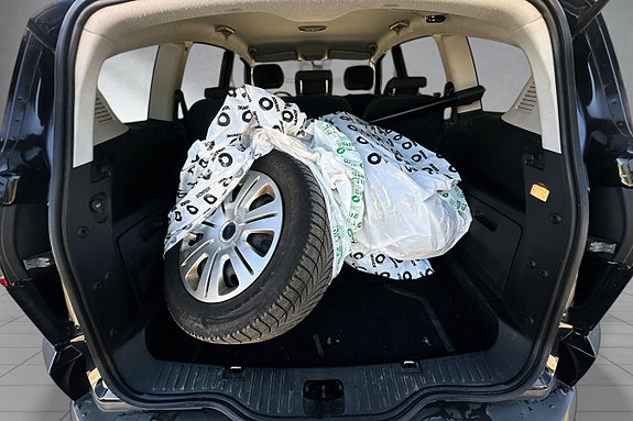 Ford S-MAX 12 of 17