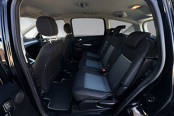 Ford S-MAX 10 of 17
