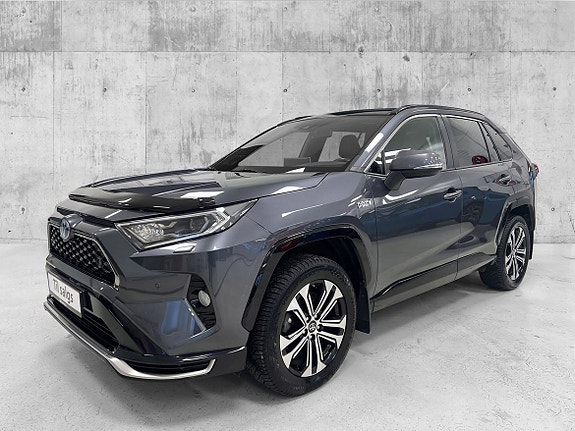 Toyota RAV4 Plug-in Hybrid 4 of 5