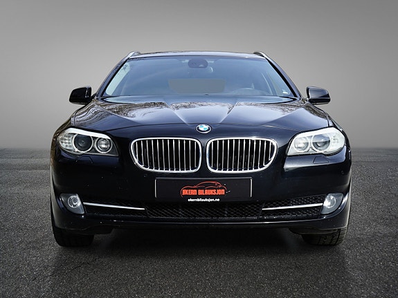 BMW 525d 2 of 5