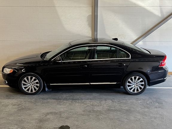 Volvo S80 4 of 5