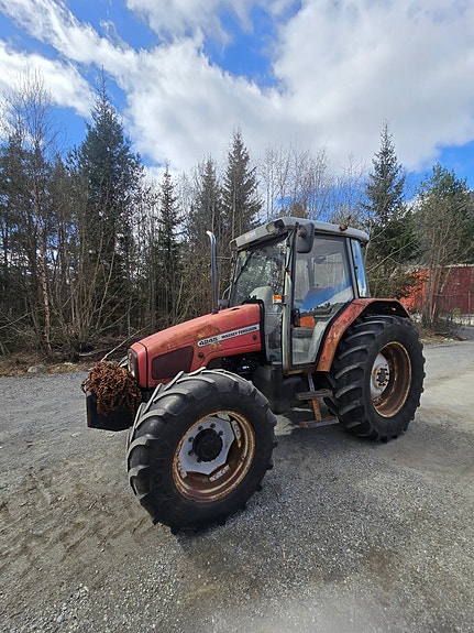 Massey Ferguson 4245