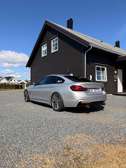 BMW 440i 4 of 5