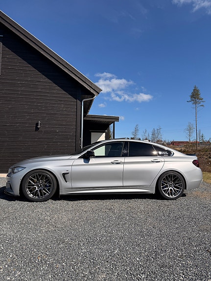 BMW 440i 3 of 5