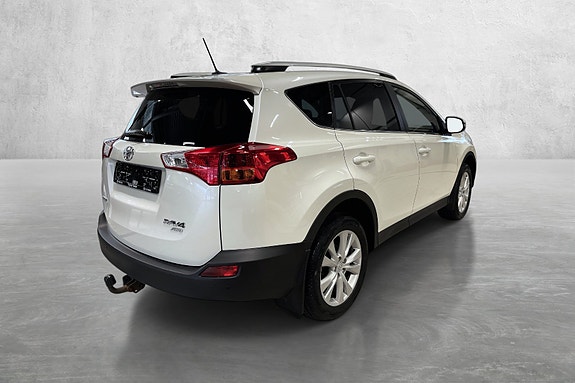 Toyota RAV4 5 of 5
