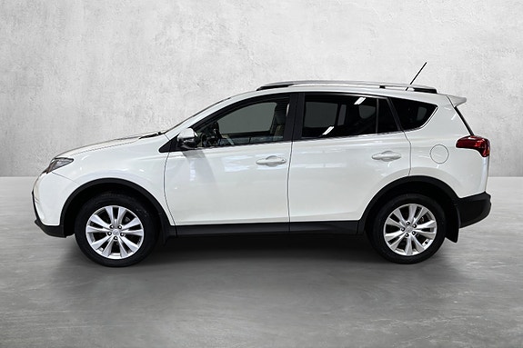 Toyota RAV4 2 of 5
