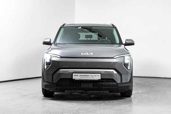 Kia EV3 3 of 5