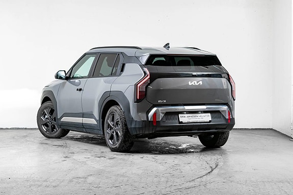 Kia EV3 2 of 5