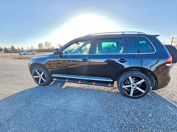 Volkswagen Touareg 3 of 19