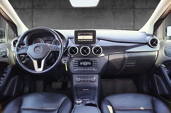 Mercedes-Benz B180 10 of 30