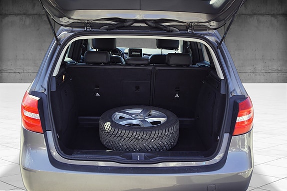 Mercedes-Benz B180 8 of 30