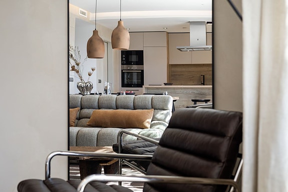 Eksklusiv penthouse med 78 m² takterrasse og panoramautsikt over golfbanen