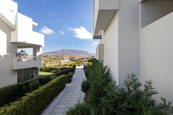 Eksklusiv penthouse med 78 m² takterrasse og panoramautsikt over golfbanen