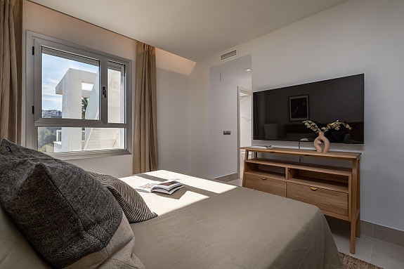 Eksklusiv penthouse med 78 m² takterrasse og panoramautsikt over golfbanen