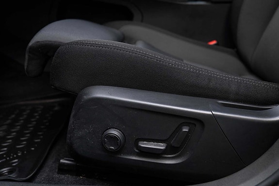 Elektrisk justerbare seter med justerbar korsryggstøtte