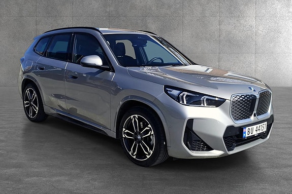 BMW iX1