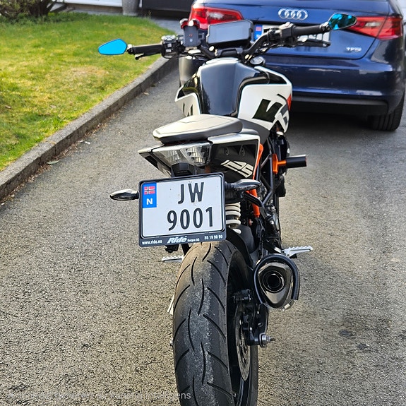 KTM 125 Duke 4 of 5