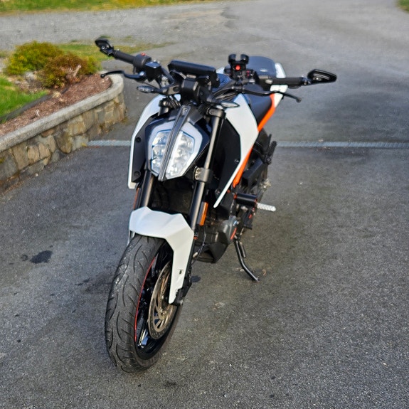 KTM 125 Duke 3 of 5